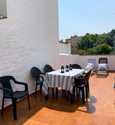 Figueres Apartamento | Preciosa vivienda enorme y totalmente equipada en el centro de Figueres