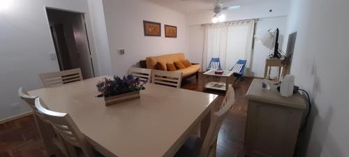 Concordia Apartamento | PRECIOSO dpto p/8, super céntrico estacionamiento gratis