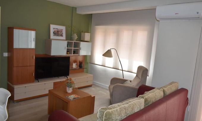 Almeria Centro Apartamento | Precioso piso en Almería centro con parking gratis
