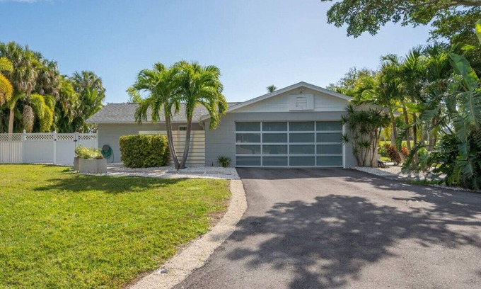 Sarasota Casa | Longboat Key, canal 2 bed 2 bath