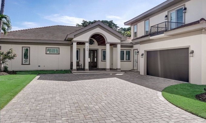 Saint Armands Key Apartamento | Hermosa casa de piscina recién remodelada en St. Círculo de Armand para 8