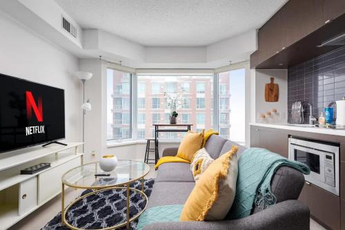 Bloor-Yorkville Apartamento | Premier 1BR Condo in Yorkville's Finest Building