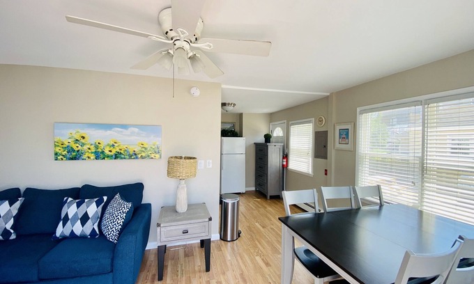 Ortley Beach Casa | PREMIER HOST-2BR SEASIDE PARK SUITE571, One Short Block to Beach, Kit, Liv Room
