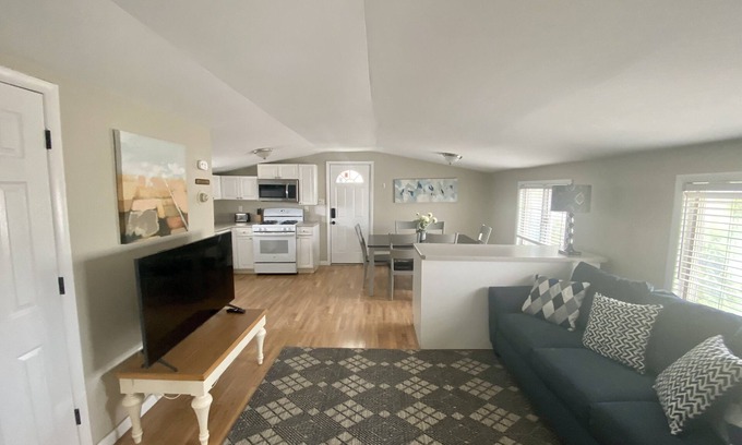 Ortley Beach Casa | PREMIER HOST- 2BR SEASIDE PARK SUITE572, One Short Block to Beach, Kit, Liv Room