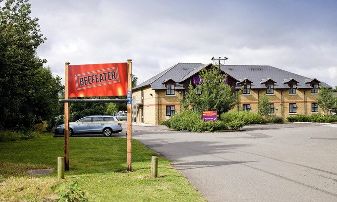Bedford Hotel | Premier Inn Bedford - Priory Marina