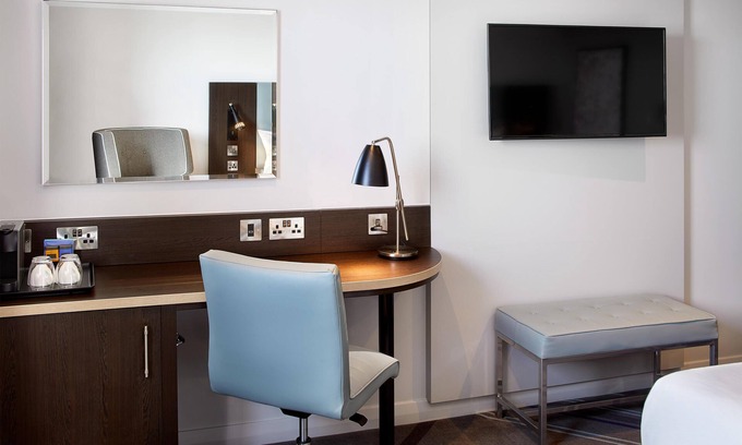 Bournemouth City Centre Hotel | Premier Inn Bournemouth West Cliff