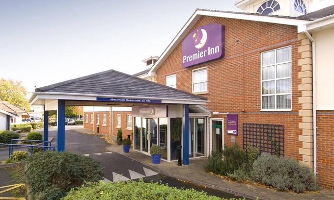 Coventry Hotel | Premier Inn Coventry South - A45
