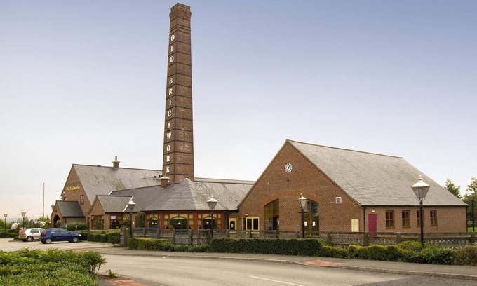 Gildersome Hotel | Premier Inn Leeds South - Birstall