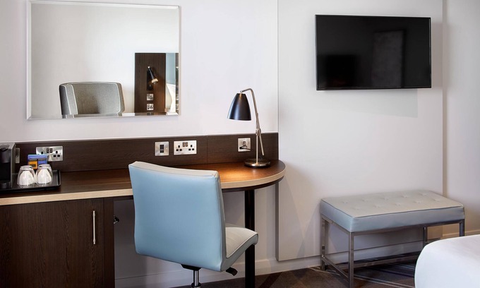 Kensington Hotel | Premier Inn London Kensington