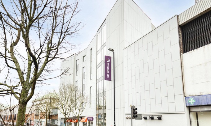 Sutton Central Hotel | Premier Inn London Sutton