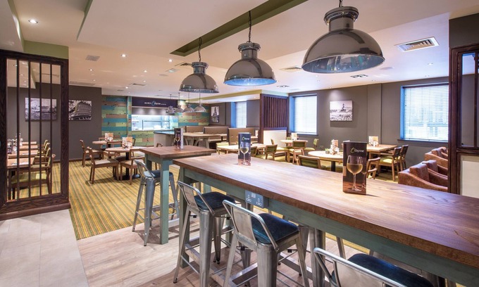 Portsmouth City Centre Hotel | Premier Inn Portsmouth City Centre