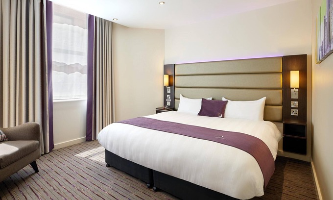 Offerton Hotel | Premier Inn Stockport South