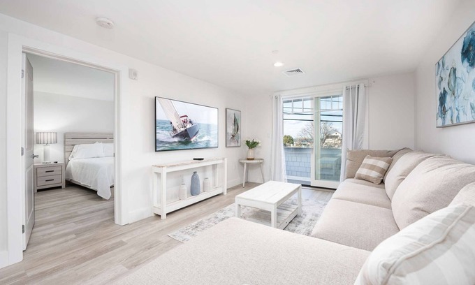 Plymouth Cultural District Apartamento | Premier Ocean View Corner Condo (850S.F.)