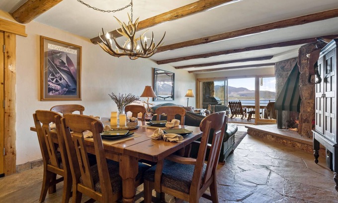Dillon Condominio | Premier Scenic Lakefront Luxury- Heart of Colorado Ski Country
