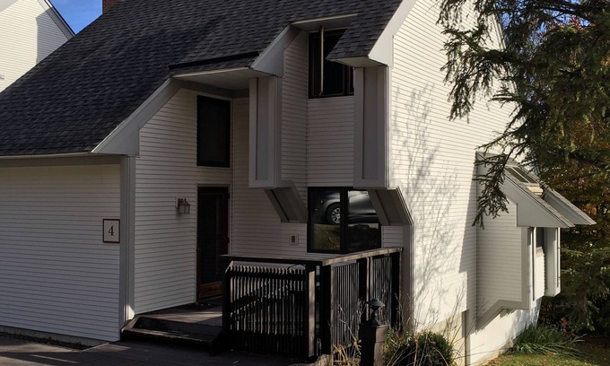Central Vermont- Killington Casa | Sunrise Village / Bear Mountain, Telesilla, piscina, jacuzzi y gimnasio, para 6 personas, 3BR
