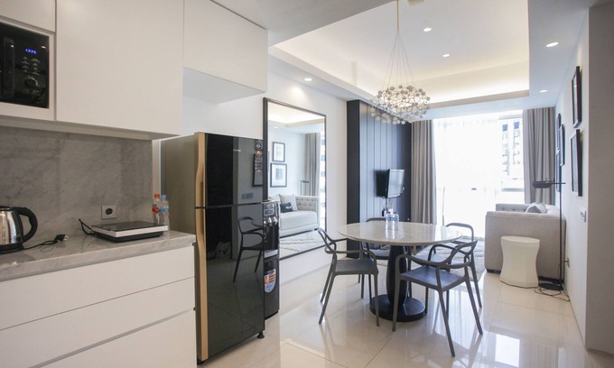 Ngagel Apartamento | Premium 2BR Apartment near Marvell City Mall at The Linden