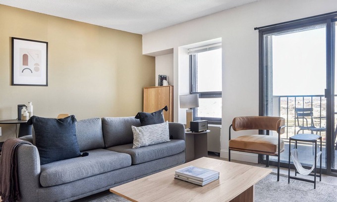 Allston Apartamento | Premium Allston 1BR, nr Boston U & Green Line, by Blueground