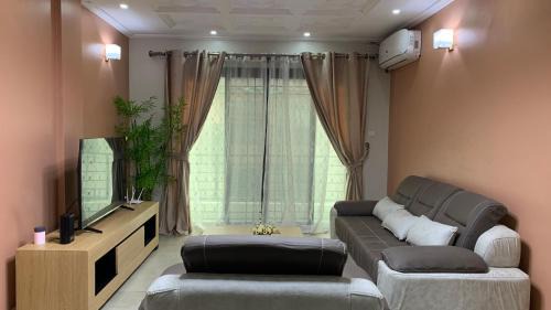 Yaounde Apartamento | Premium apart with great view and parking