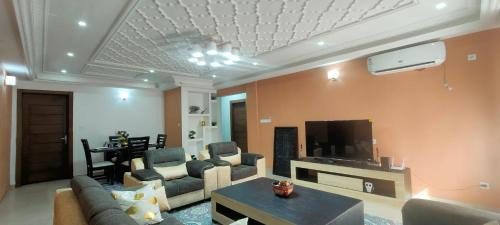 Yaounde Apartamento | Premium apart with parking near Golf