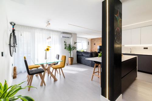 Camino de Ronda Apartamento | Premium apartment Granada Center with balcony view