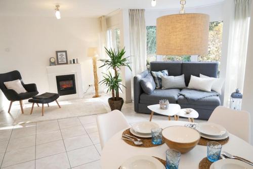 Unteruhldingen Apartamento | Premium-Ferienwohnung in Seenähe mit Vollausstattung & Terrasse