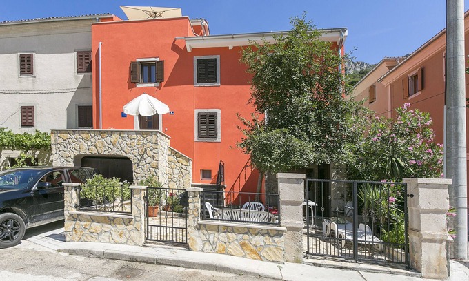 Plomin Casa | Casa premium con terraza en la azotea y vista despejada al mar