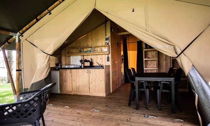 La Salle-en-Beaumont Casa | Premium Lodge Zelt mit Toiletten 5 Personen 5 Personen