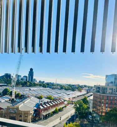 Carlton South Apartamento | Premium Melbourne Apartments with Balcony and Free Tram Access