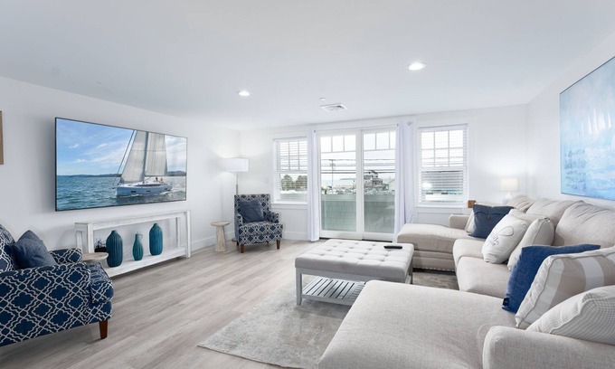 Plymouth Cultural District Apartamento | Premium Ocean View Condo (1,250 sq.ft.)
