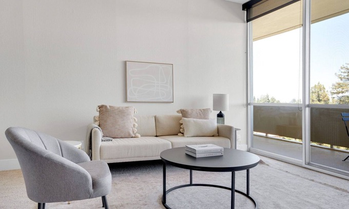 University South Apartamento | Premium Palo Alto 1BR w/ Pool & Gym, near FB & Google, by Blueground