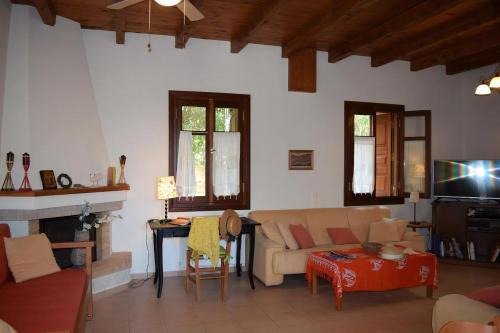 Prines Villa | Premium Rethymno Villa 3 Bedrooms Villa Hinaki Private Garden Private Outdoor Pool Bbq Outdoor Sitting And Dining Area Prines