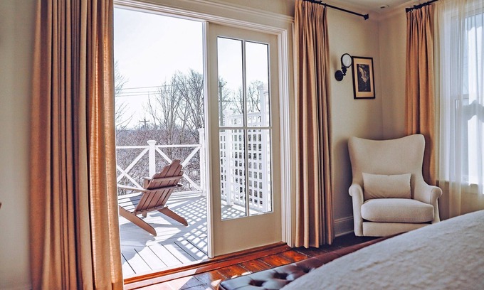 Milford Casa | Premium Room with Balcony, Hotel Fauchere, Free Parking, Charming Town Proximity