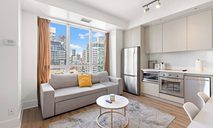 Toronto Entertainment District Hotel | Premium Stays