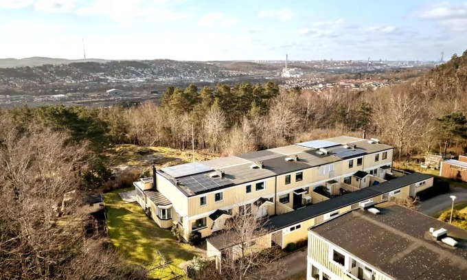 Gothenburg Apartamento | Premium Workers Home | Near Volvo | Parking