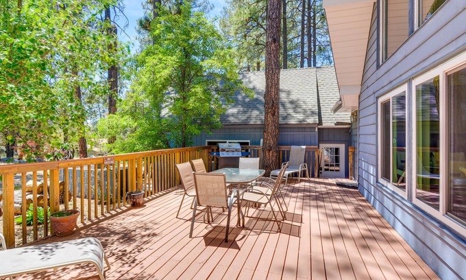 Groom Creek Cabina | ¡NUEVO! Prescott Cabin w / Yard & Deck 6 millas a la ciudad