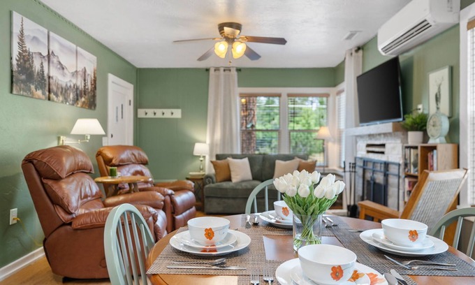Mountain Club Cabina | Cozy canyon cabin nestled in the Prescott Pines-dog-friendly for your getaway!