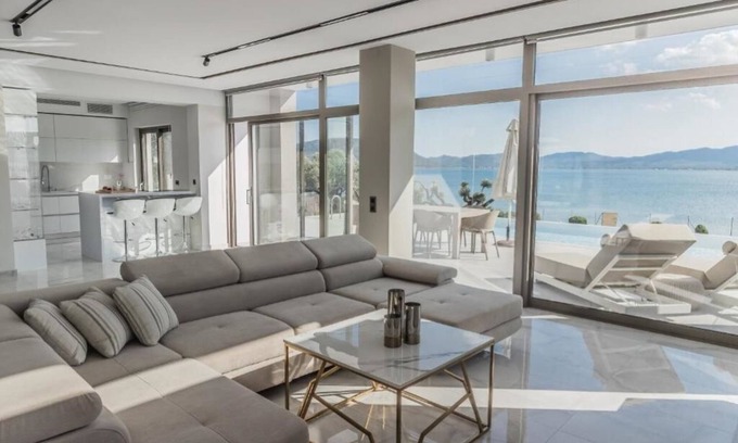 Alyfanta Casa | Presidential Beach Villa