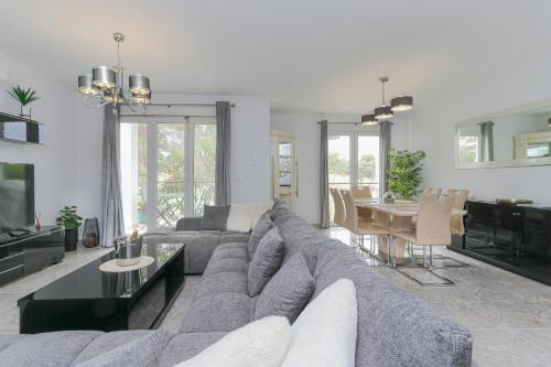 Orihuela Costa Apartamento | Presidential suite Villamartin Plaza Av Brisas 67