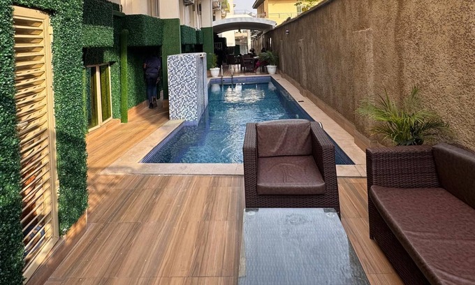 Ikeja Hotel | PRESKEN HOTEL ALADE