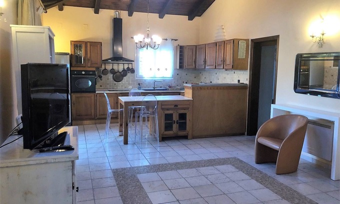Kontokali Casa | Prestigio acogedor pabellón de verano