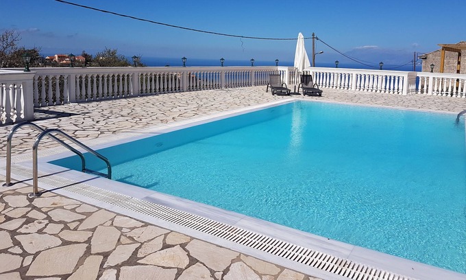 Loutses Cabaña | Villas Prestige | Nr KASSIOPI | Casa de campo de 5 * con una enorme piscina privada