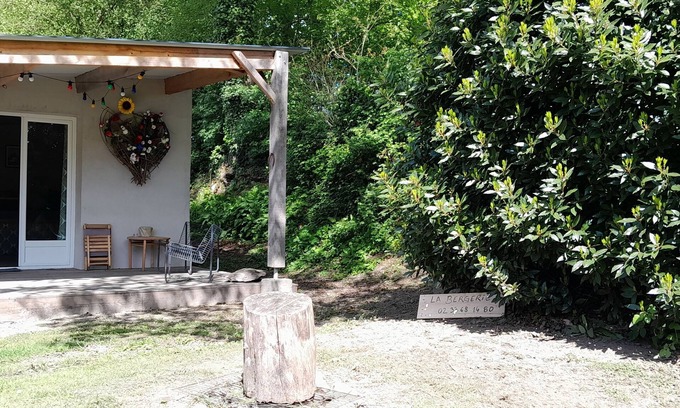 Saint-Quentin-sur-le-Homme Casa | Pretty Charming Cabin In A Landscaped Garden In The Bay Of Mont-Saint-Michel