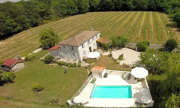 Cherac Casa | Bonita villa Charentaise con jardín cerrado, piscina privada climatizada, capacidad para 8 + 2