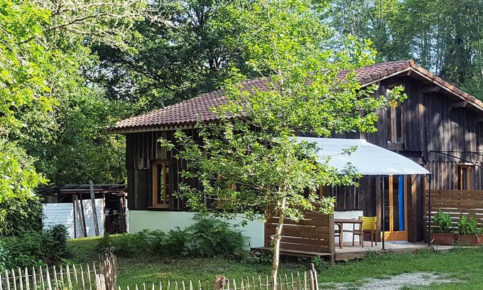 Castets Casa | edificio anexo bastante encantador al borde de un lago privado