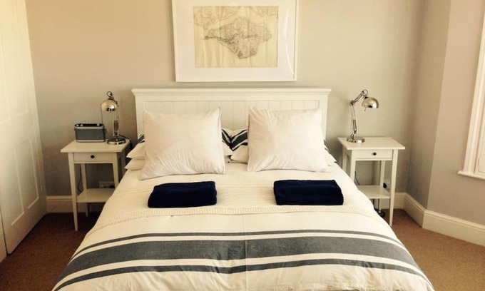Yarmouth Casa | Pretty coastal victorian cottage in Yarmouth IOW