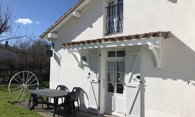 Oradour-Fanais Cabaña | Pretty cosy Cottage sleeps 4 in Oradour Fanais,