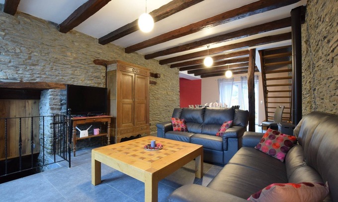 Neufchateau Casa | Bonita casa de vacaciones en Neufchâteau cerca del bosque