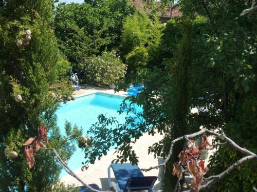 Courry Casa | Pretty Holiday Home in Courry with Swimming Pool