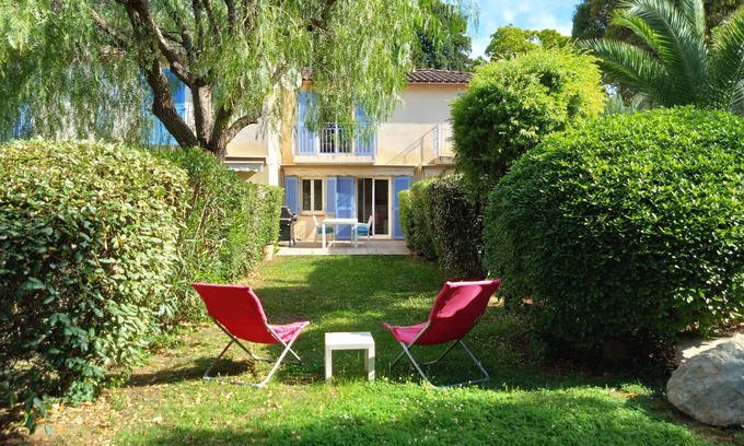 Juan-les-Pins Casa | Pretty House With Garden In Residence With Swimming Pool