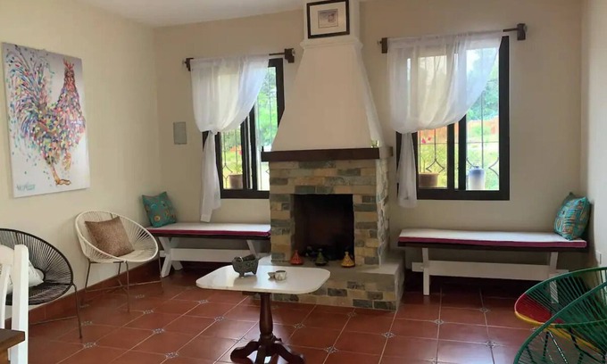 Ciudad Vieja Casa | Pretty house with a most beautiful view of mountains and volcanoes!